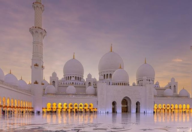 Destinatii Exotice: Abu Dhabi