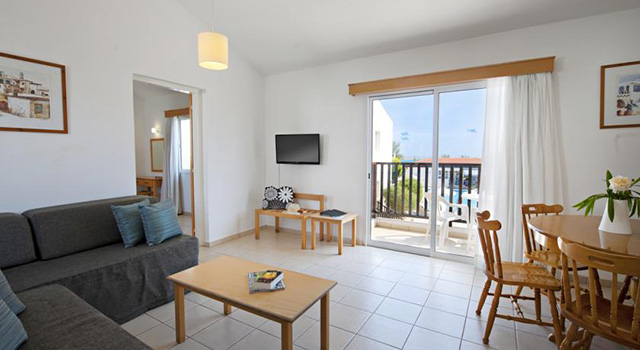 Akti Beach Village Resort, Paphos 18