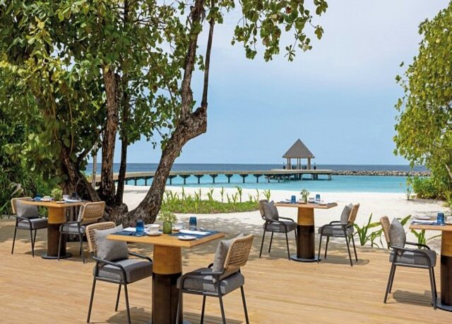 Avani+ Fares Maldives Resort 5*, Baa Atoll 10