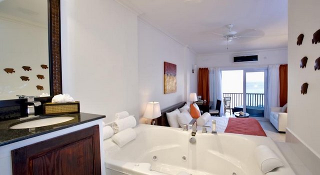 Calabash Cove Resort & Spa, Bonaire Bay at Mason Point 11