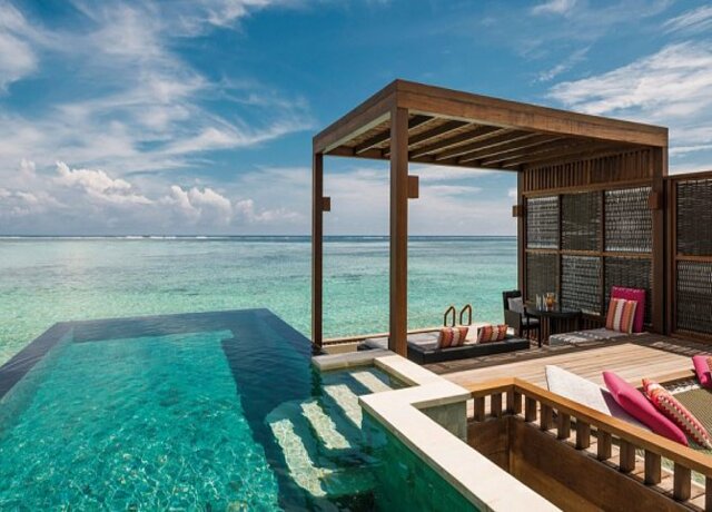 Four Seasons Resort Maldives at Kuda Huraa 5*, Nord Male Atoll 2
