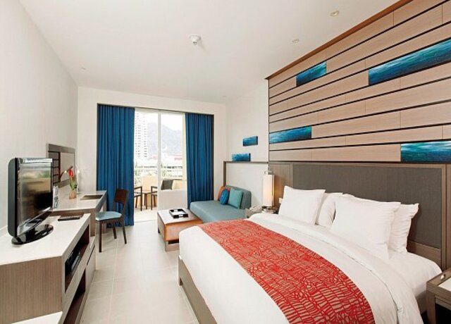 Holiday Inn Resort Phuket 4*+, Patong Beach 9