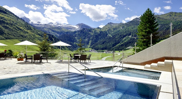 Hotel Berghof - Crystal Spa & Sports 1