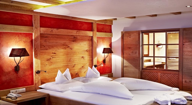 Hotel Berghof - Crystal Spa & Sports 4
