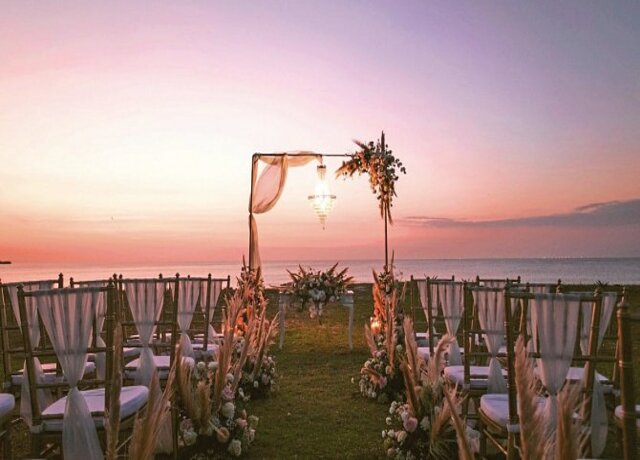 Intercontinental Bali Resort 5*, Jimbaran Beach 12