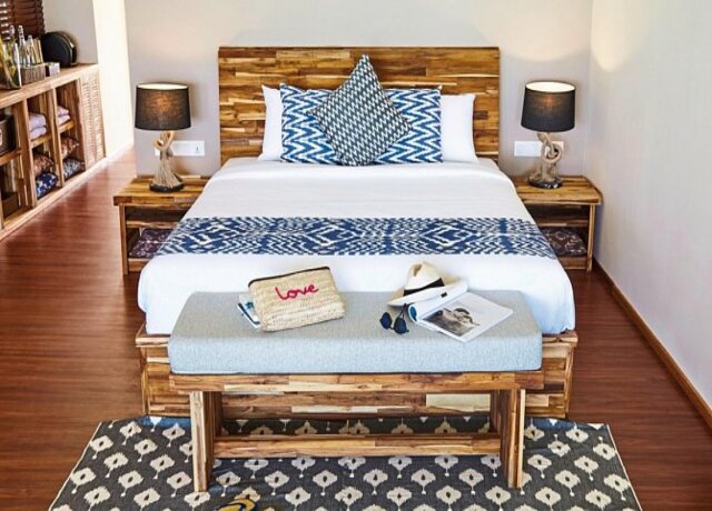 Kudafushi Resort & Spa 5*, Raa Atoll 9