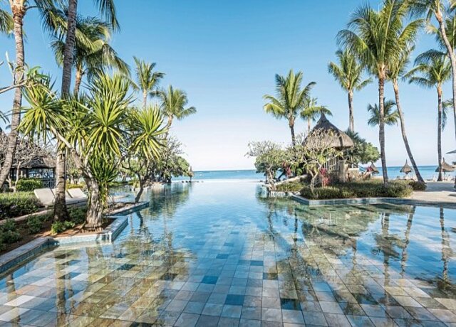La Pirogue Mauritius 4*, Flic en Flac 1