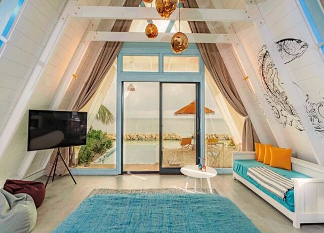 Oaga Art Resort 4+* 10