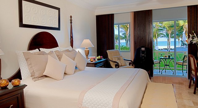 Occidental Royal Hideaway Playacar, Playa del Carmen 9