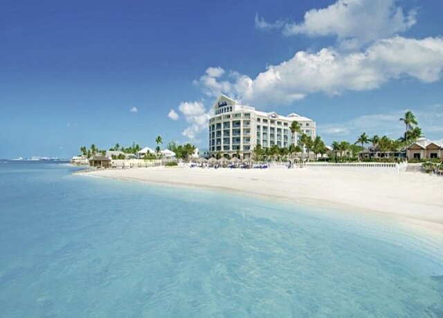 Sandals Royal Bahamian 5*, Cable Beach 4