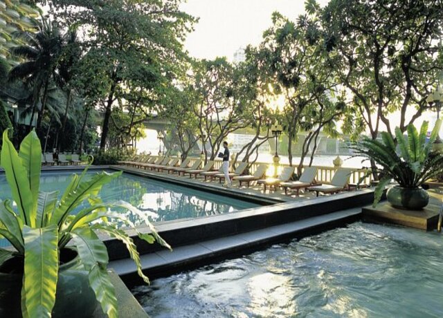 Shangri-La Bangkok 5*, Soi Wat Suan Plu 2