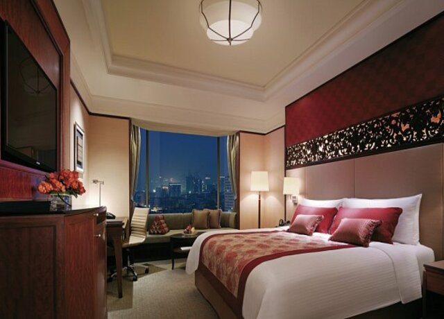 Shangri-La Bangkok 5*, Soi Wat Suan Plu 4