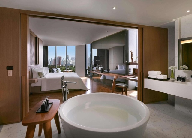 SO/ Bangkok 5*, 2 North Sathorn Road 2