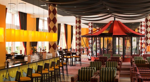 Vienna International Magic Circus 3